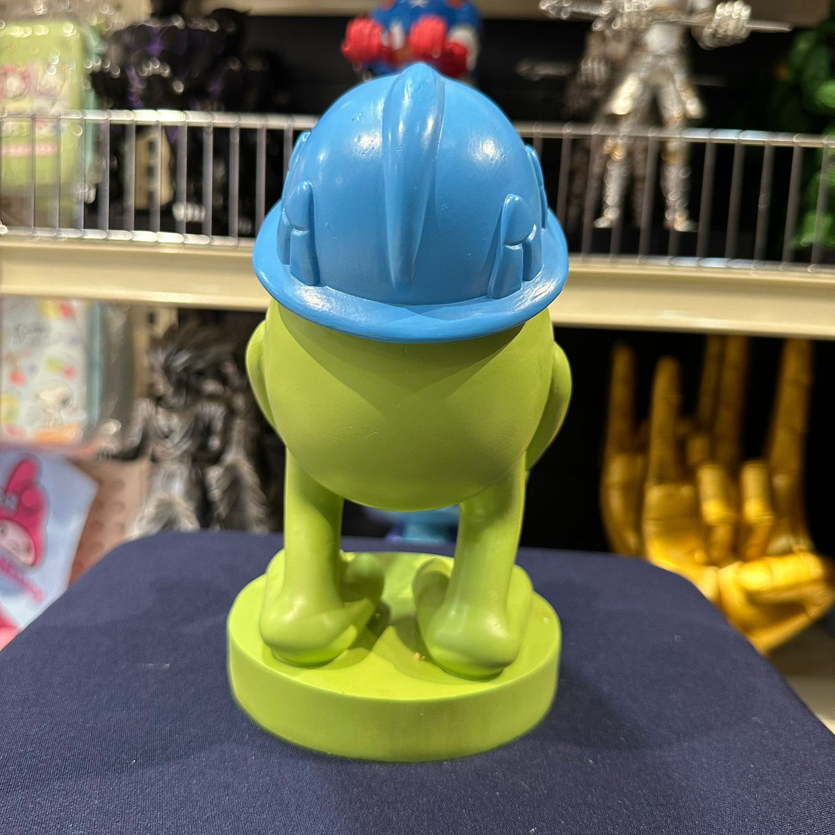 Soporte para Celular y Control Figura Coleccionable Mike Wazowski (20–23cm) – Organizador de Escritorio Gamer y Geek