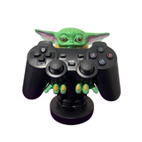 Soporte para Celular y Control Figura Coleccionable Yoda (20–23cm) – Organizador de Escritorio Gamer y Geek