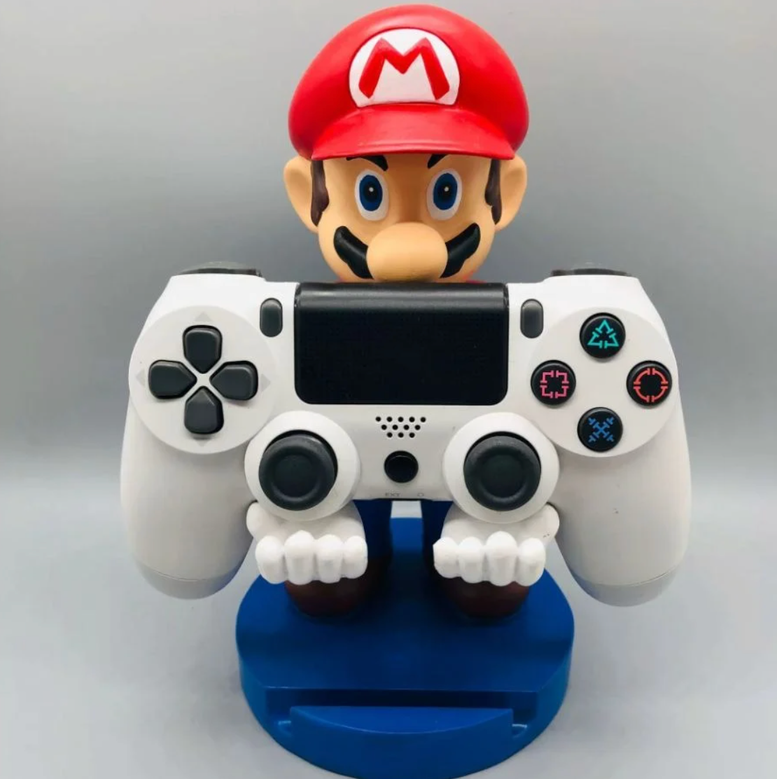 Soporte para Celular y Control Figura Coleccionable Mario Bros (20–23cm) – Organizador de Escritorio Gamer y Geek
