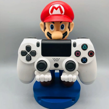 Soporte para Celular y Control Figura Coleccionable Mario Bros (20–23cm) – Organizador de Escritorio Gamer y Geek