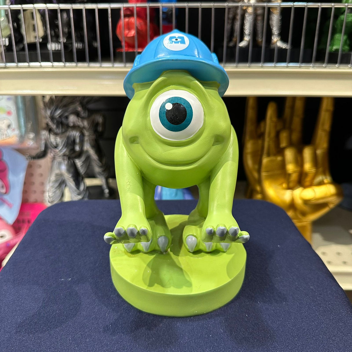 Soporte para Celular y Control Figura Coleccionable Mike Wazowski  (20–23cm) – Organizador de Escritorio Gamer y Geek